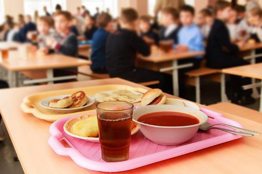 Бесплатное горячее питание для начальной школы.